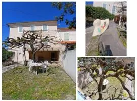 Maison de village jardin terrasse wifi parking