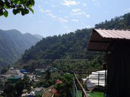 The pearl resort, hotel a Dhanaulti