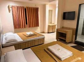 SD Blueberry Hotel، فندق في شيردي