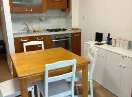 Appartamento con veranda tra Roma e il mare