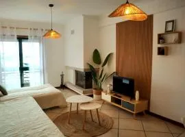 Gare Do Sol Free Parking and Smart TV