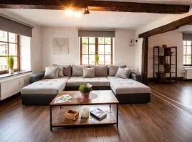 L'Endroit by la Reine city center