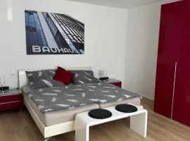 Ferienwohnung Ruhepunkt Dessau - zentral nahe Bauhaus und Meisterhäusern - mit gratis WLAN und Parken sowie Komplettküche