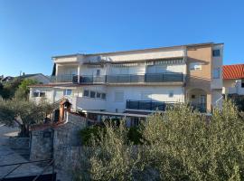 Apartments Antea & Magdalena, Hotel in Pirovac