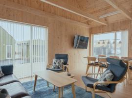 Smæran - vacation home - calm - village life, hotel a Sandur