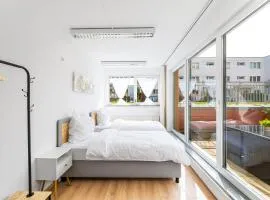 DIVIA Home - Lichtdurchflutete 3-Zimmer mit Terrasse - zentral - für Familien und Geschäftsreisende