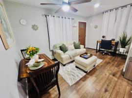 Sundown Escape Near SouthShore University Hospital – hotel w mieście Bay Shore