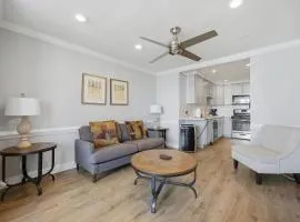 21st Floor Skyline Retreat Luxury Stay in Downtown ATL-Free Parking-03