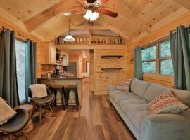 Bryce Cabin Lookout Mtn Tiny Home W Swim Spa, hotel din Chattanooga