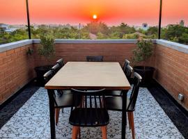 Mrinmaya - Mountains, Movie Nights, Memories, hotell i Nandi