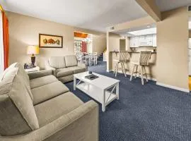 Sand Castle Village Townhome-3BR Pool Hot Tub & Resort Access