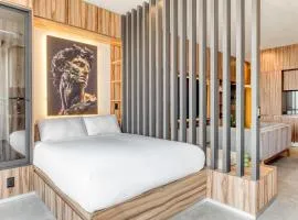 Luxury Studio - Pool - Revolution Monument View