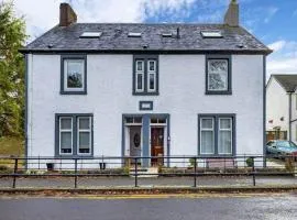 Charming & Cosy Drymen Flat