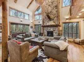 Escape Lodge - Hot Tub, Large Deck, Sauna, Gym