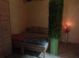 Domus025, Hotel in Crvenka