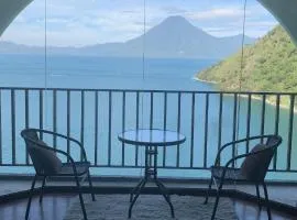 Penthouse frente al lago con vistas majestuosas, nivel 17 Torre A