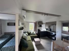 Bungalow 184B 6 personnes Wi-Fi Camping 4 étoiles Lac des Rêves โรงแรมในเปรอลส์