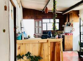Casa 74 hostel，科米坦德多明格斯的飯店