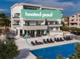 Boutique Hotel IVY'Z, khách sạn ở Novalja