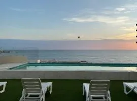 Condo frente al mar en Mazatlán: 2 habitaciones piscina balcón y acceso a la playa
