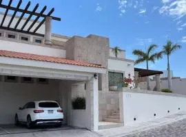 Increible Casa con vista al mar