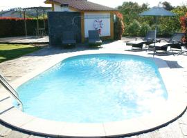 Casa da Eira em Dornes - Casa de campo familiar com piscina: Dornes'te bir otel
