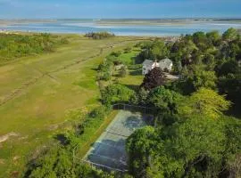 Water Views & Private Tennis Court