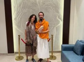 The Western Grand - A Luxury Hotel - Just 6 Mins from CP and New Delhi Station