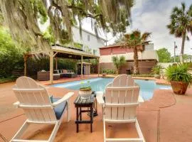 Walk to Beach! Romantic 'Deja View' Apt in Biloxi
