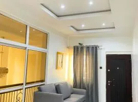 Cozy 2 bedrooms Ologuneru Near Foodco with Table Tennis