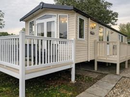 Prestige Static Caravan on 5 Star Holiday Park, hotel a Cheswick