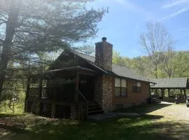 The Henley Cabin - Romantic Smoky Mountain Retreat