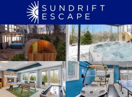 Sundrift Escape - Luxe Retreat with Hot Tub-Sauna-Arcade-Golf Cart-Game Room, khách sạn ở Lake Harmony
