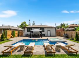 5 Bedroom Luxury Spa Escape with Pool & Jacuzzi, hotel a Toronto
