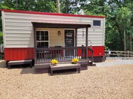 The Tiny House at Deer Holler, hotel i Sugar Tree