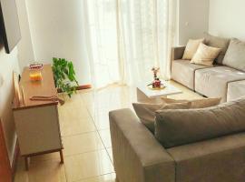 Modern 1BR near Plateau ideal for 4 guests, hotel i Prainha