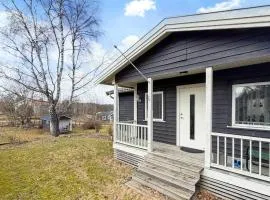 4 person holiday home in HOLSLJUNGA