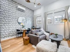 The McCaul by Casa Hotels - Queen Suite w Netflix