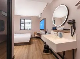 Hanting Hotel Nanjing Xinjiekou Daxinggong Subway Station