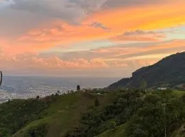 Casa Alta Colombia, Eco Lodge con vistas espectaculares en el Eje Cafetero