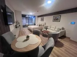 Alojamiento de Lujo con Jacuzzi y Jardín Privado
