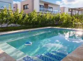 Luxury 3 dormitorios Villa No8 in Vista Cana Gym & Private Pool