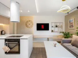 Cozy 1BR w/ Private Parking & Terrace