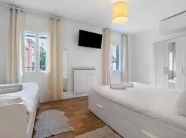 Venezia, 15 minutes from Venice, Parking,Shuttle airport, Train station Miranese