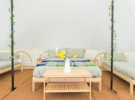 Emperor Tent 1、セント・オーステルのホテル