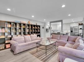 Disneyland Group Stay | 2 Homes in one in Tustin, Hotel in Tustin
