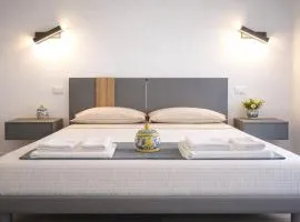 A Due Passi Dalla Scalinata Rooms