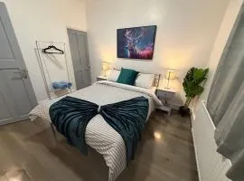 Cowper St - Modern 3 Bedroom House - For Families - Contractors - Tourist - Amazon Prime