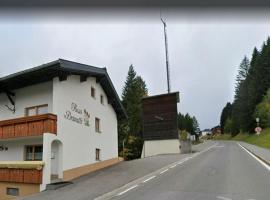 Haus Brunelle, hotel v mestu Damuls