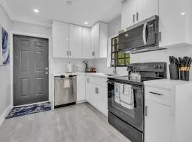Cozy 4BR Family Retreat Near Beaches & Malls